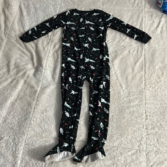 Carters full piece pjs - size 6 - Picture 1 of 5